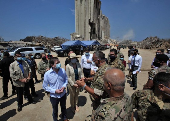 FOTOS: Tras explosión, libaneses huyen del dolor, la corrupción y la crisis política