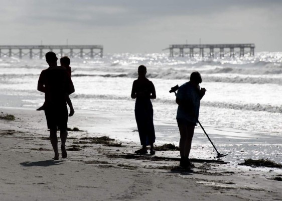 Isaías azota Carolina del Norte y hay riesgo de inundaciones mortales