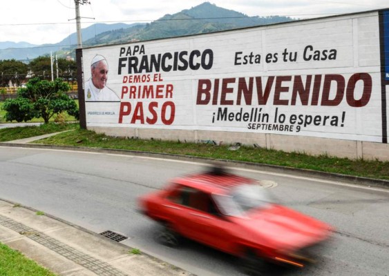 Colombia da por terminado conflicto con FARC tras desarme de guerrilla