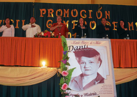 Rinden tributo a Lucila Gamero de Medina