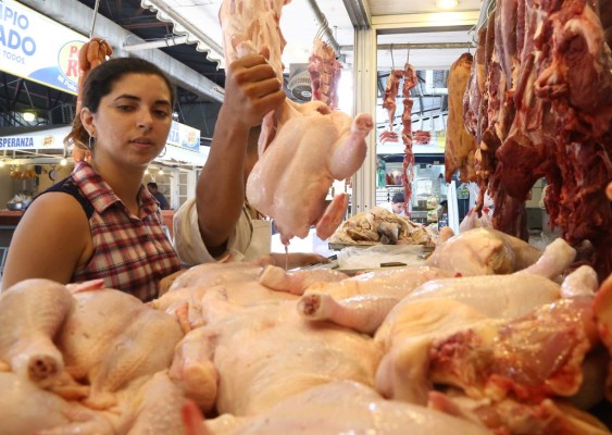 Honduras: Encuentran anomalías en el peso del pollo