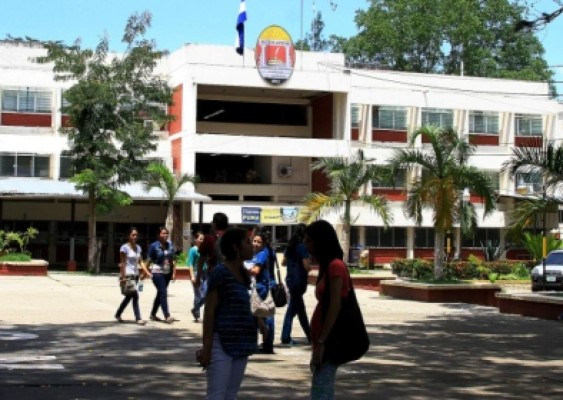 Retornan a clases en la UNAH-VS
