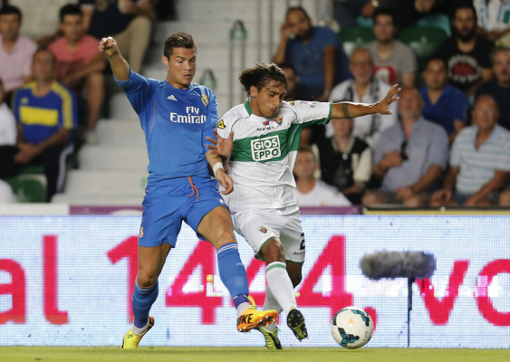 Cristiano Ronaldo da un triunfo polémico al Real Madrid en Elche
