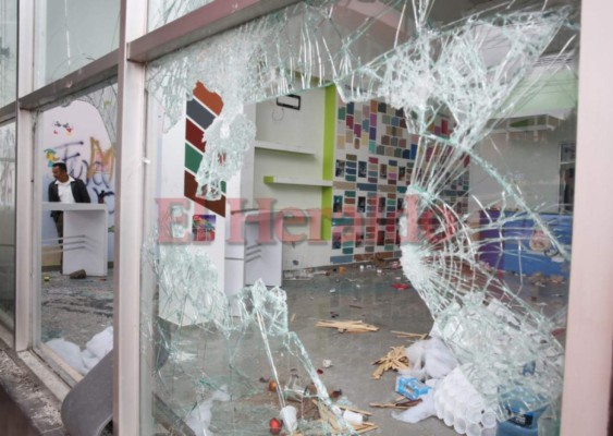 Las imágenes que no vio de los saqueos y destrucción durante protestas