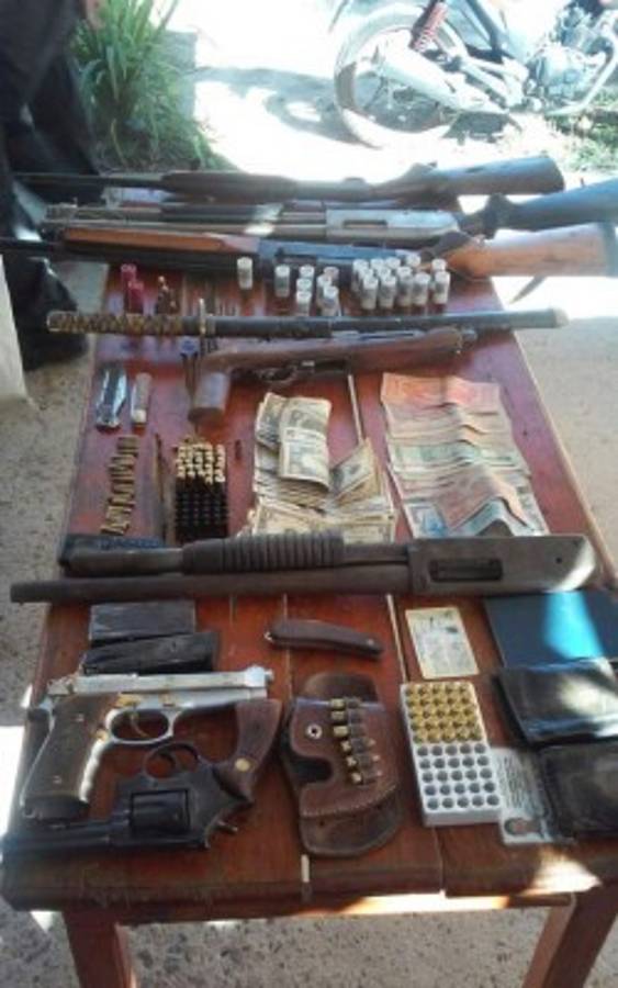Capturan a dos supuestos asesinos en posesión de armas en Comayagua