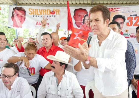 Teleféricos, ceros deducciones y cárcel a ladrones prometen candidatos en giras del fin de semana