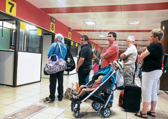 Nuevas reglas flexibles de viaje despiertan esperanza cubana