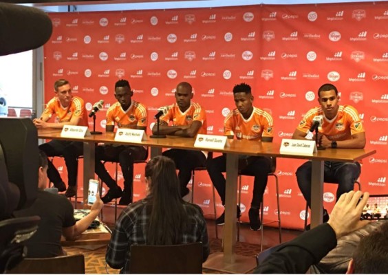 Romell Quioto y Alberth Elis fueron presentados por el Houston Dynamo