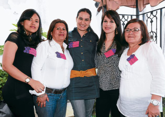 Alegre velada prenupcial