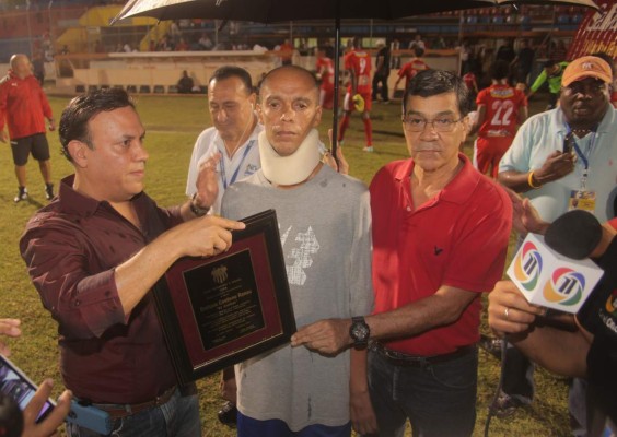 'Quique' Reneau agradecido con gesto del Vida