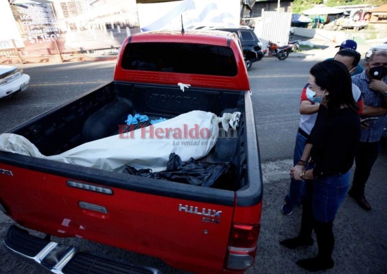 Mujer acusada del asesinato de su esposo se quebró en llanto en la escena del crimen (Fotos)