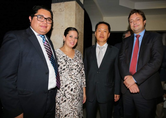 Reciben a diplomáticos y representantes de la ONU