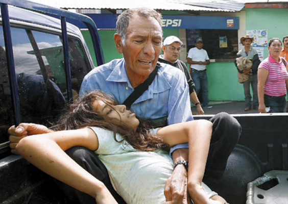 Un muerto y 15 heridos deja fatal accidente en el sur