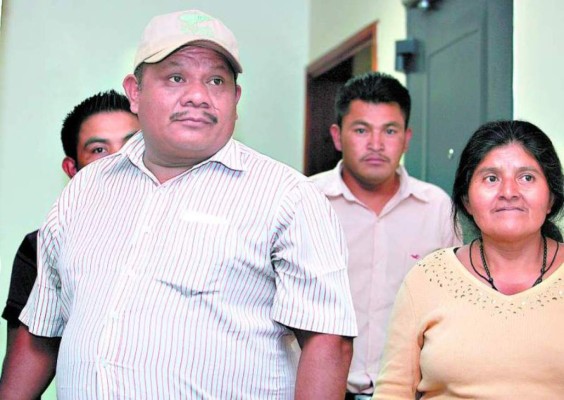 Honduras: Éntimo y Socorro, irreconciliables