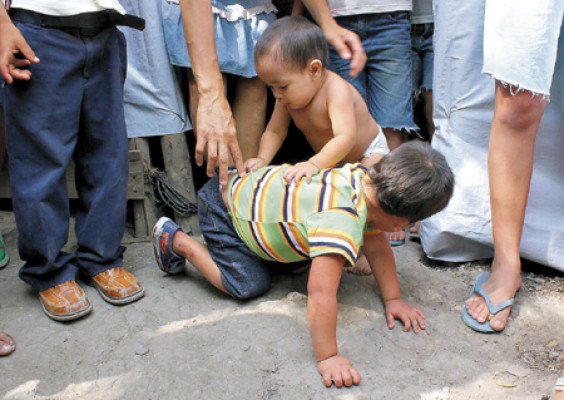 Algarabía por retorno de valiente niño perdido