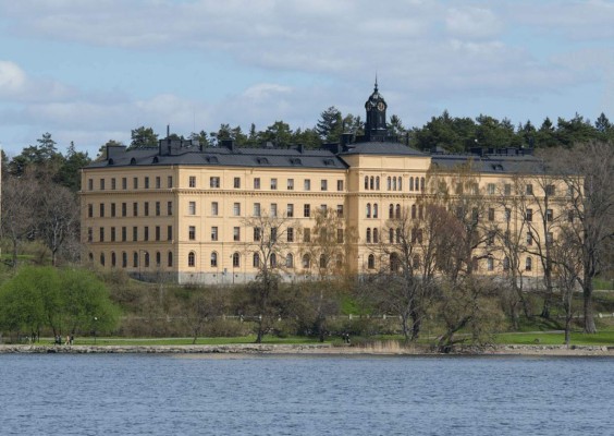 Prestigiosos y exigentes: Así son los colegios de los niños de la realeza