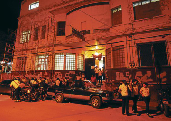 Educación a distancia casi desplaza a jornada nocturna