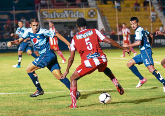 Eddie Hernández hizo justicia y rescata un punto para Motagua