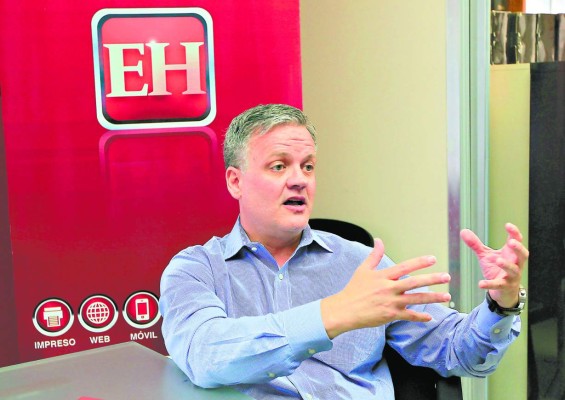 Medios son importantes para impulsar educación financiera