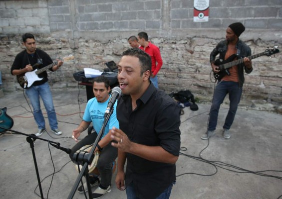 La gran familia Opsa unida por el hermoso espíritu navideño