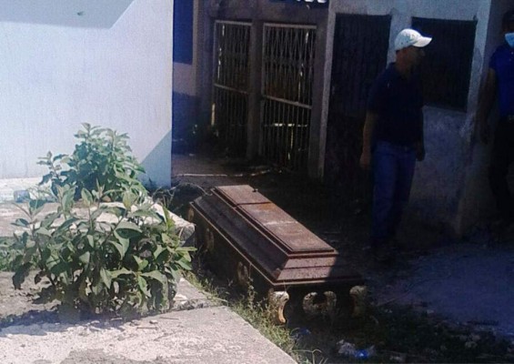 Exhuman cuerpos de víctimas de supuesta banda liderada por alcalde &nbsp;&nbsp;