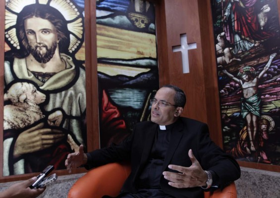 José Antonio Salinas Avery, sacerdote, doctor en teología y párroco de Ojojona