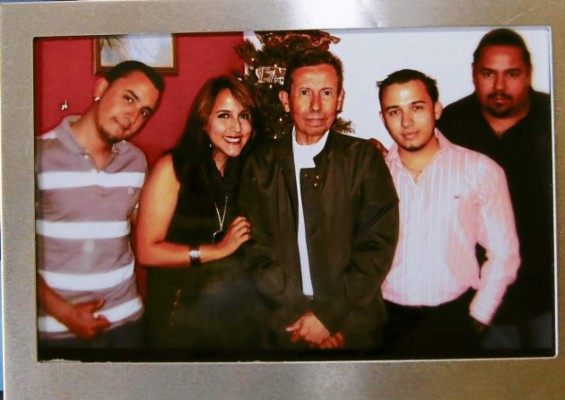 'Los muchachos pierden el habla en la escuela'