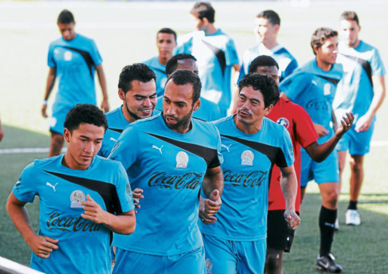 El Olimpia hace puro fútbol...