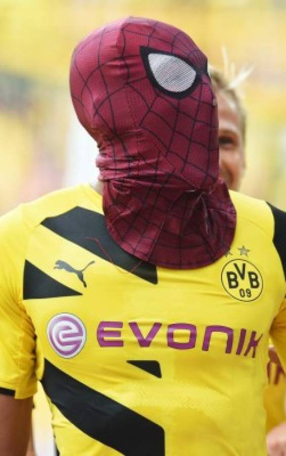 VIDEO: Aubameyang, el 'Spiderman' del Borussia