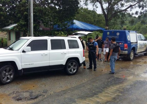 Capturan a norteamericana y dos hondureños con fuerte cantidad de dinero&nbsp;&nbsp;