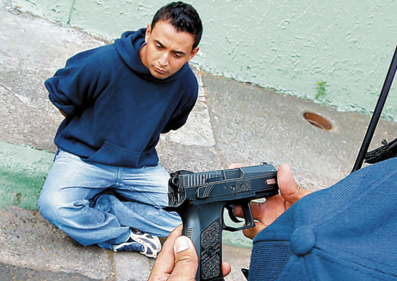 Desmantelan banda que asaltaba en taxi
