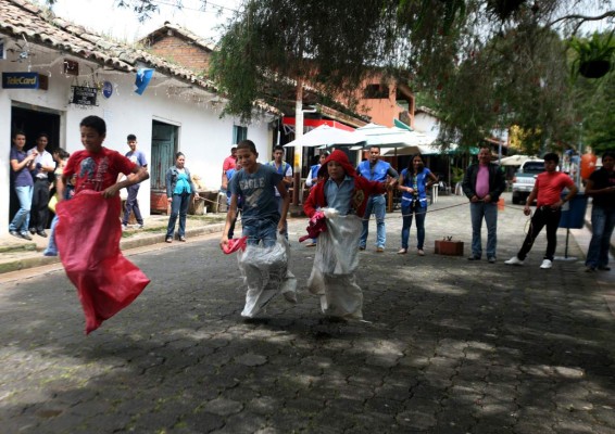 Valle de Ángeles se llena de arte, diversión y turistas
