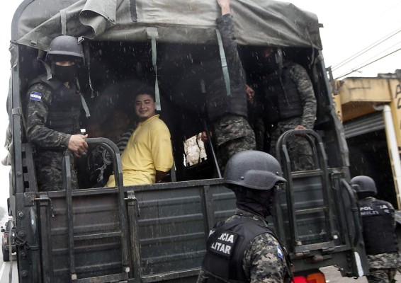 El espectacular operativo para trasladar los reos de la cárcel de San Pedro Sula a El Pozo