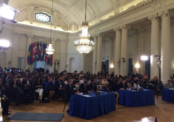 Canciller de Honduras se reúne con Secretario General de la OEA