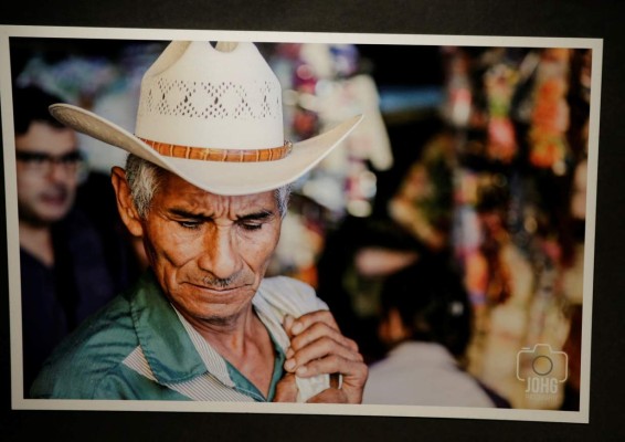 Juan Orlando Hernández García expone 'Rostros de mi tierra'