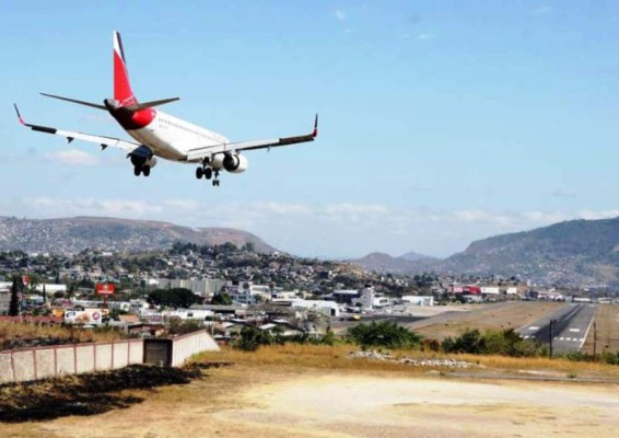 Hondureños piden seguridad, infraestructura y transparencia en licitación de Palmerola