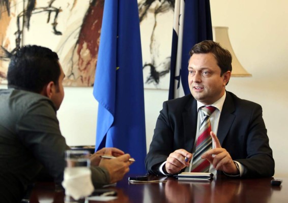 Embajador Ketil Karlsen: 'La mayor participación en órganos vinculados a las elecciones es vital”