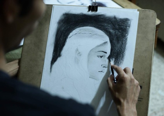 El polifacético arte de un pintor autodidacta