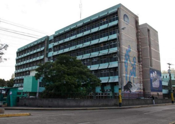 Hacer más con menos, pide ministro de Finanzas a dirección del HEU&nbsp;