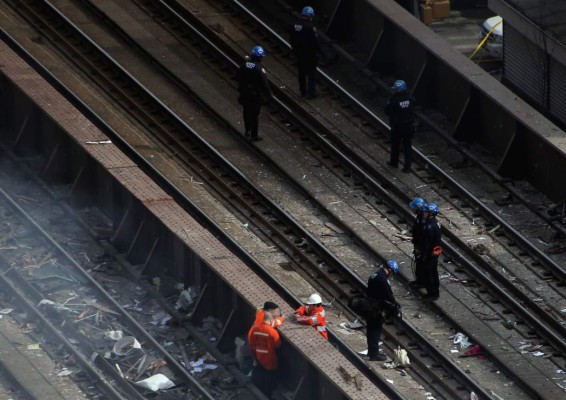 Dos muertos y 18 heridos en derrumbe de un edificio en Nueva York