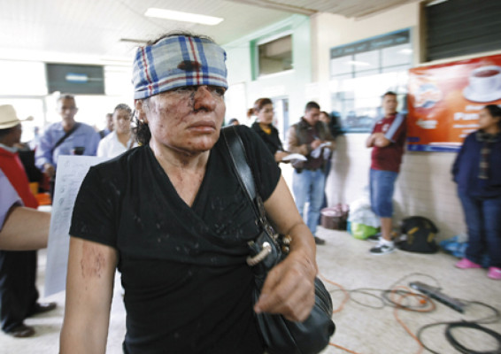 Un muerto y 15 heridos deja fatal accidente en el sur