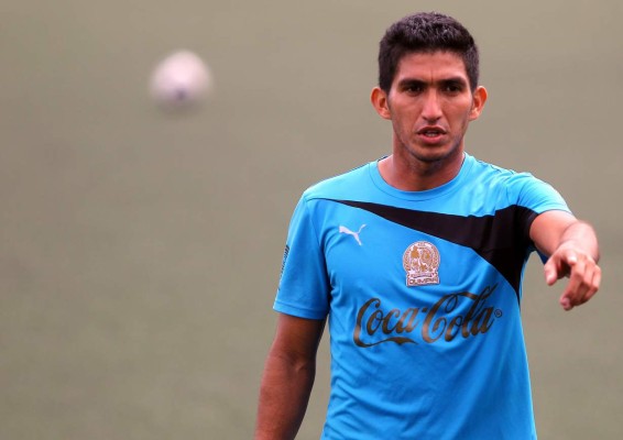 Irvin Reyna: 'Los clásicos se ganan siendo agresivos'