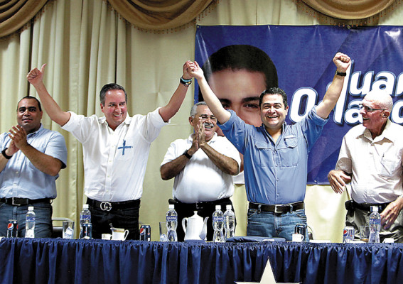 Ricardo Álvarez pide el voto por JOH