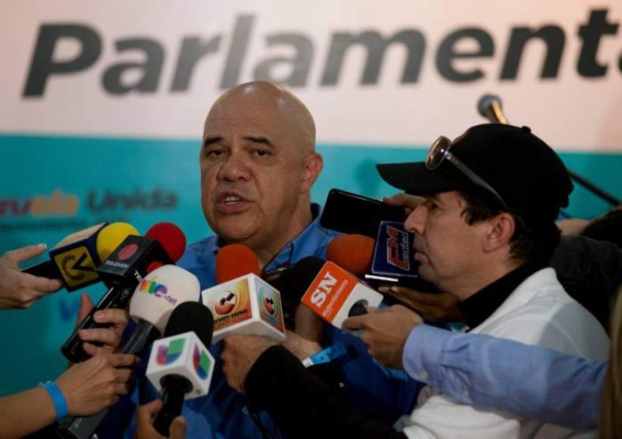 Oposición se instalará en Asamblea con 112 diputados