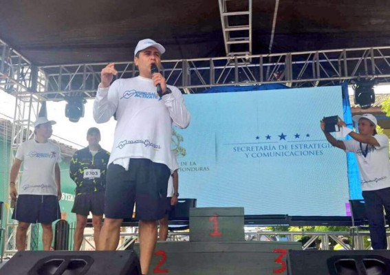 Más de 2,000 personas se ejercitan en Gracias