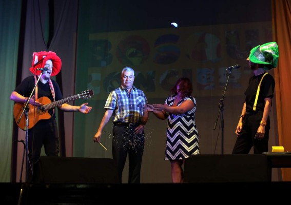 Un trío colombiano abre el telón