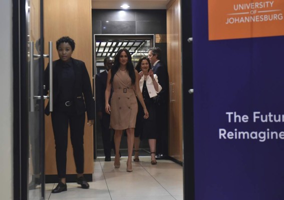 FOTOS: Los looks de Meghan Markle durante su visita a Sudáfrica   