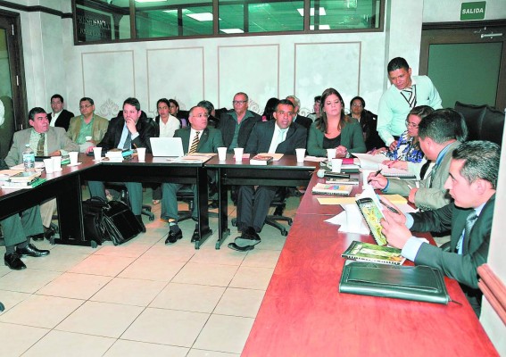 Fianza de cinco millones ofreció Lena Gutiérrez