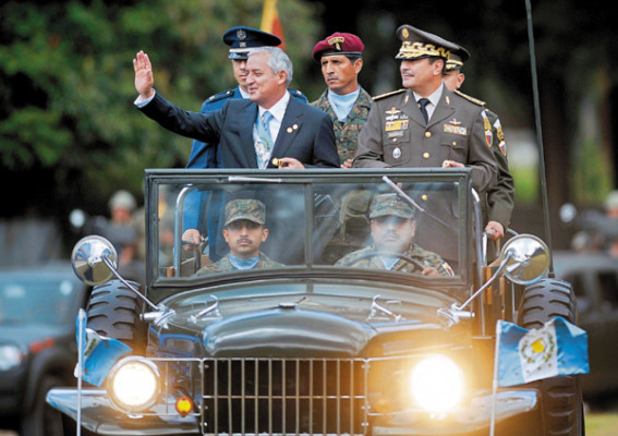 Pérez purga cúpula policial, afectada por la corrupción