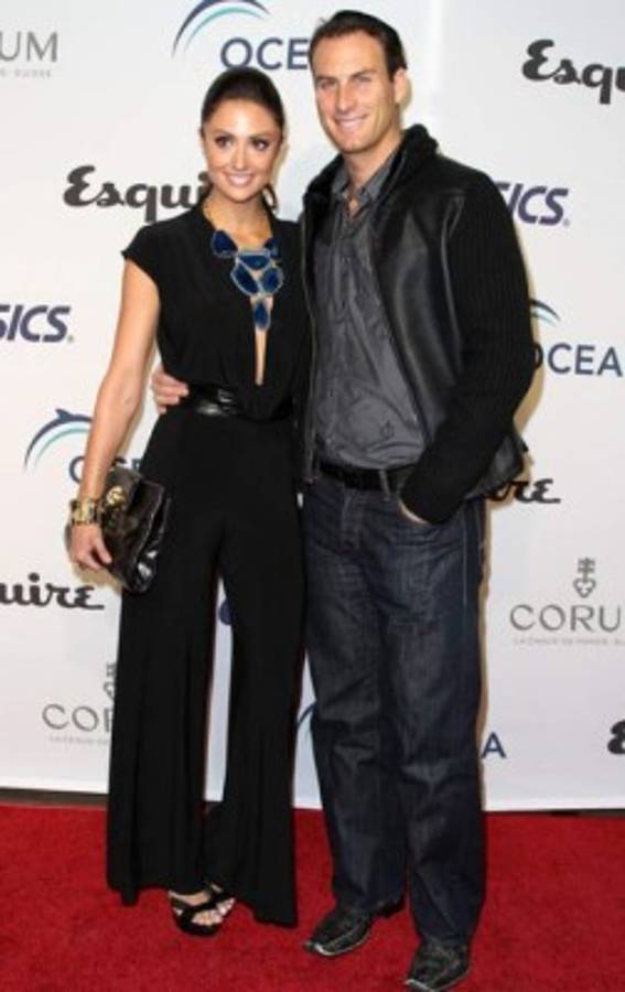 Esposo de modelo se suicida tras verle con Leonardo Dicaprio